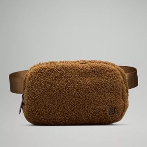 Lululemon Everywhere Fleece Belt Bag